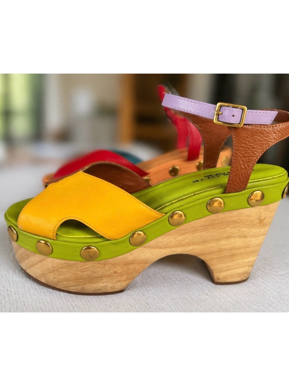 Charlotte Stone Donna Multi-Color Nassau Bold Platform Sandals with Gold Studs